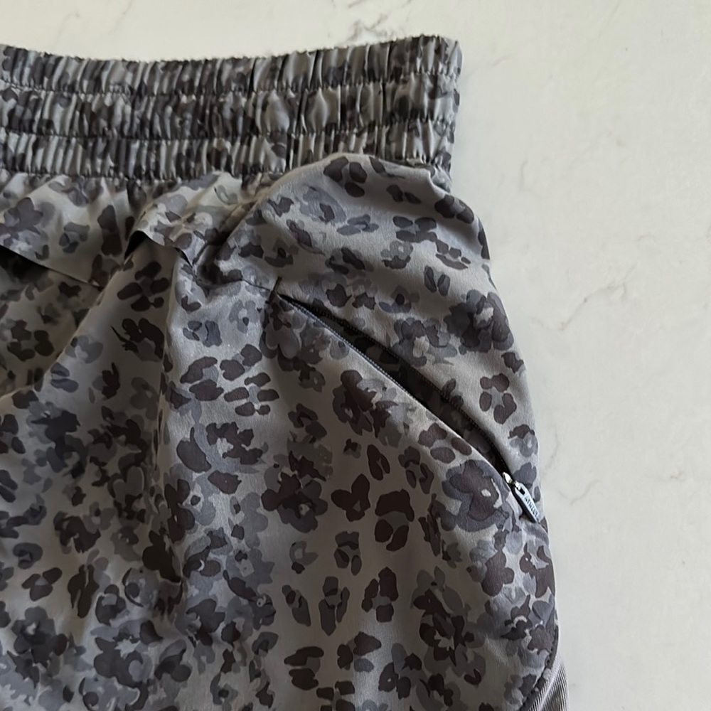 Athleta Mesh Racer Run Mid Rise Short, 4” - Picture 5 of 7